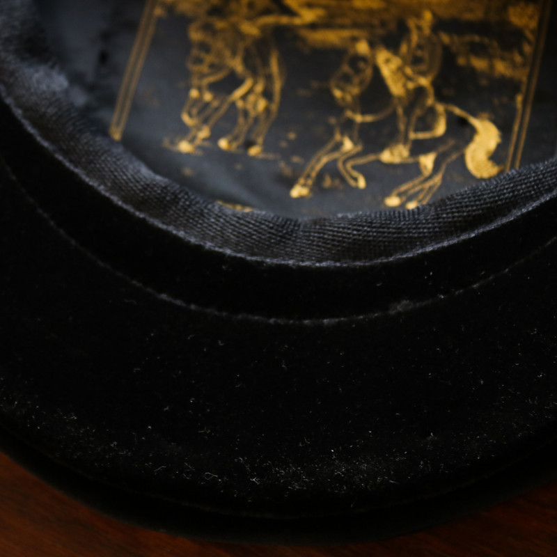 Traditional palatine velvet Camargue cap