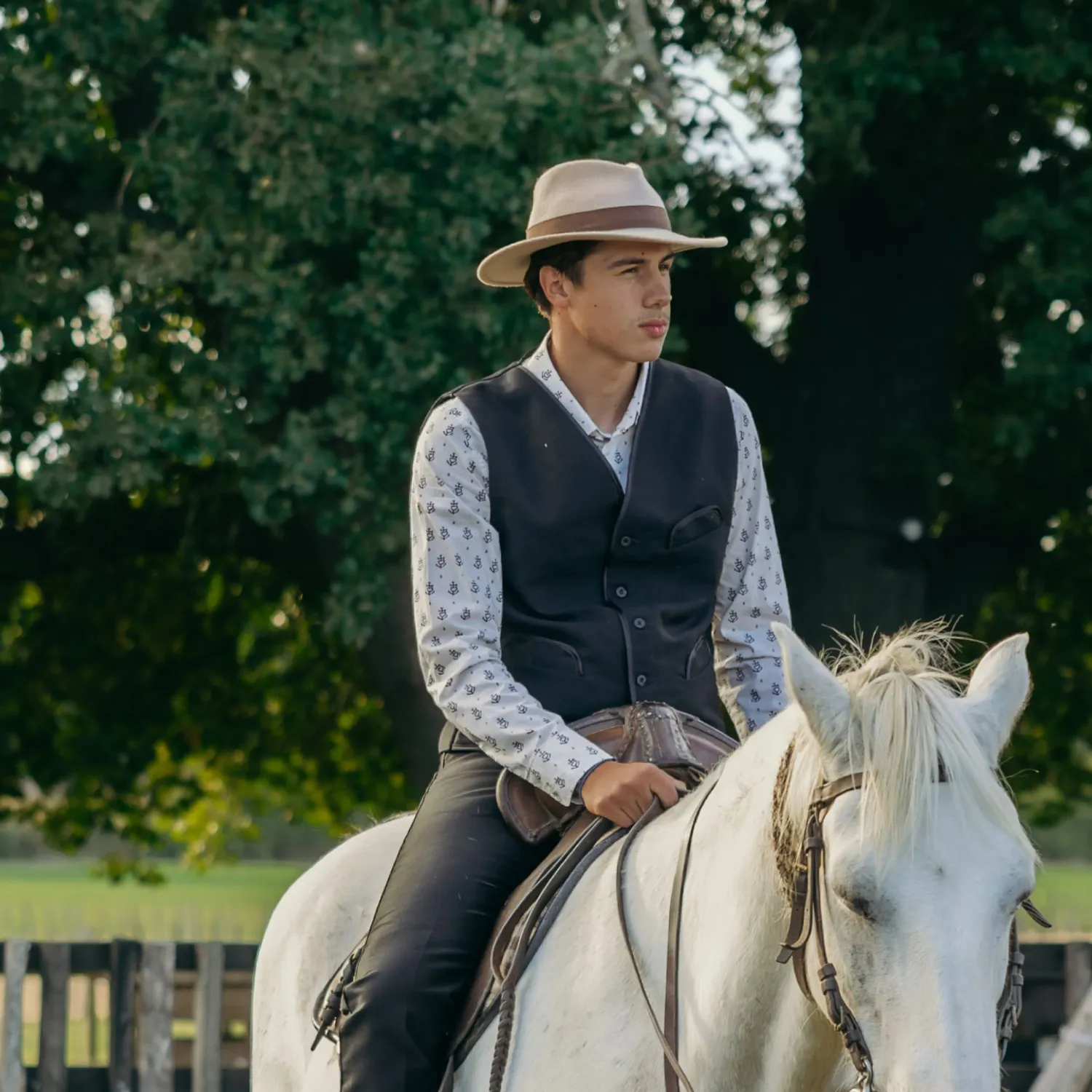 Men’s Camargue moleskin waistcoat