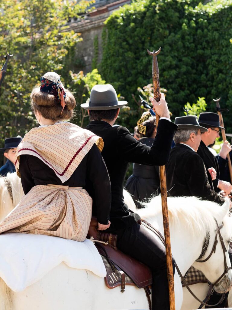 Gardian et Arlesienne Fête des Gardians