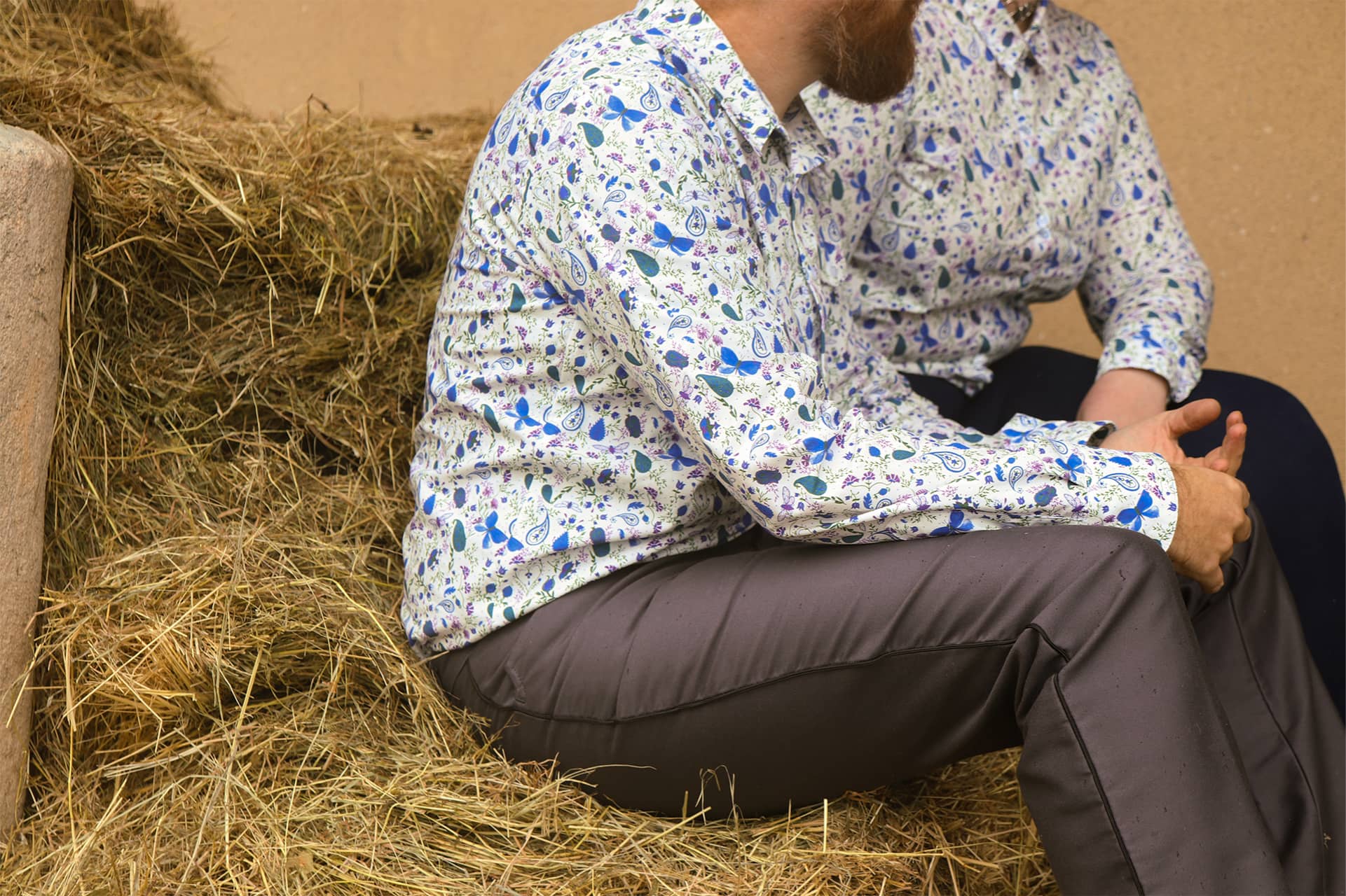 Chemise gardian Air de Provence bleue et blanche avec pantalon de gardian Vincent et Mireille