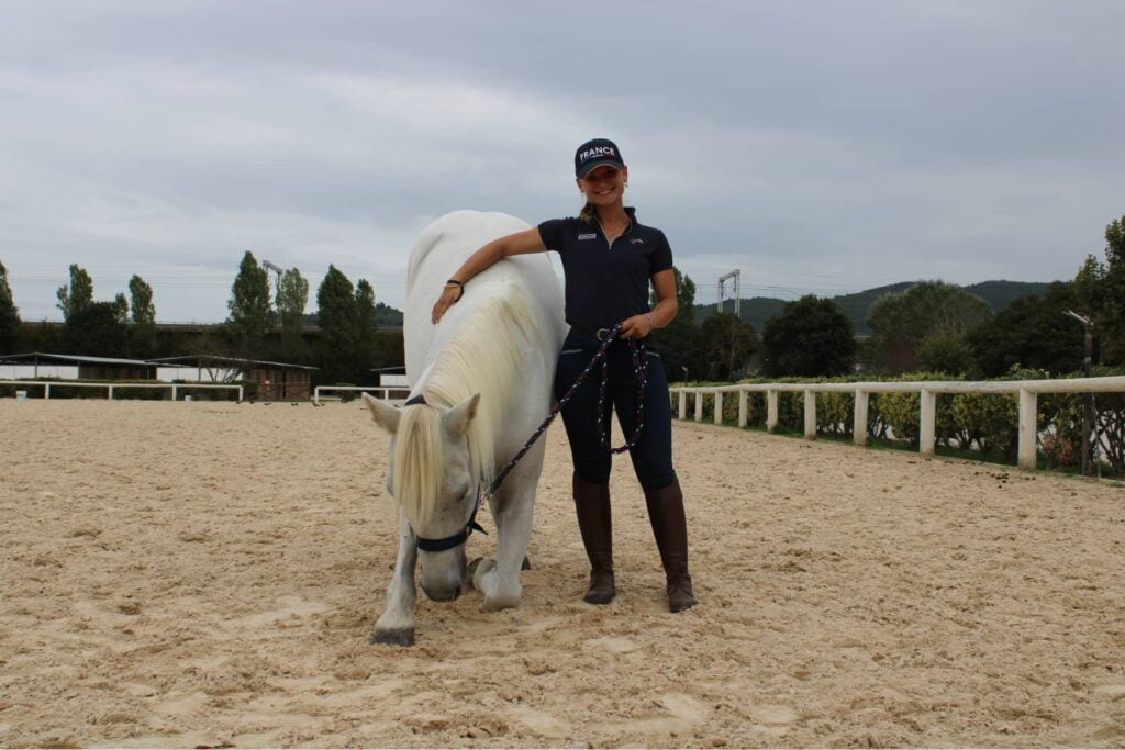 Photo de Morgane Roche et de son cheval Duende lors des championnats d'Europe d'équitation de travail 2023 en Italie.